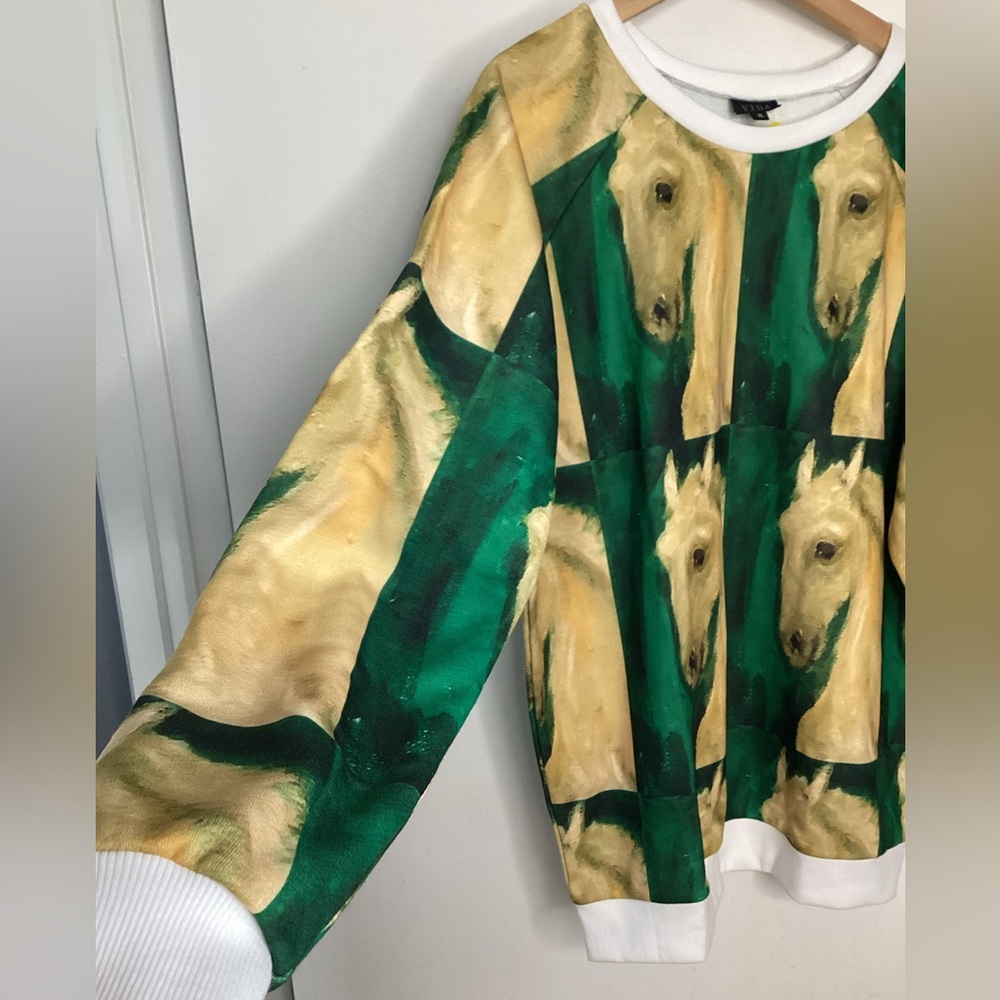 NWOT VIDA Green and Beige Artistic Horse Sweatshirt XL - Picture 6 of 10